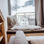 Naturchalet Höflehner - Charming Hideaway&summercard Apartment Ramsau am Dachstein
