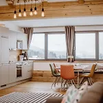 Naturchalet Höflehner - Charming Hideaway&summercard Apartment