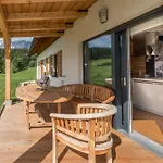 Naturchalet Höflehner - Charming Hideaway&summercard Apartment *