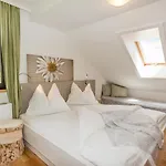 Naturchalet Höflehner - Charming Hideaway&summercard Ramsau am Dachstein